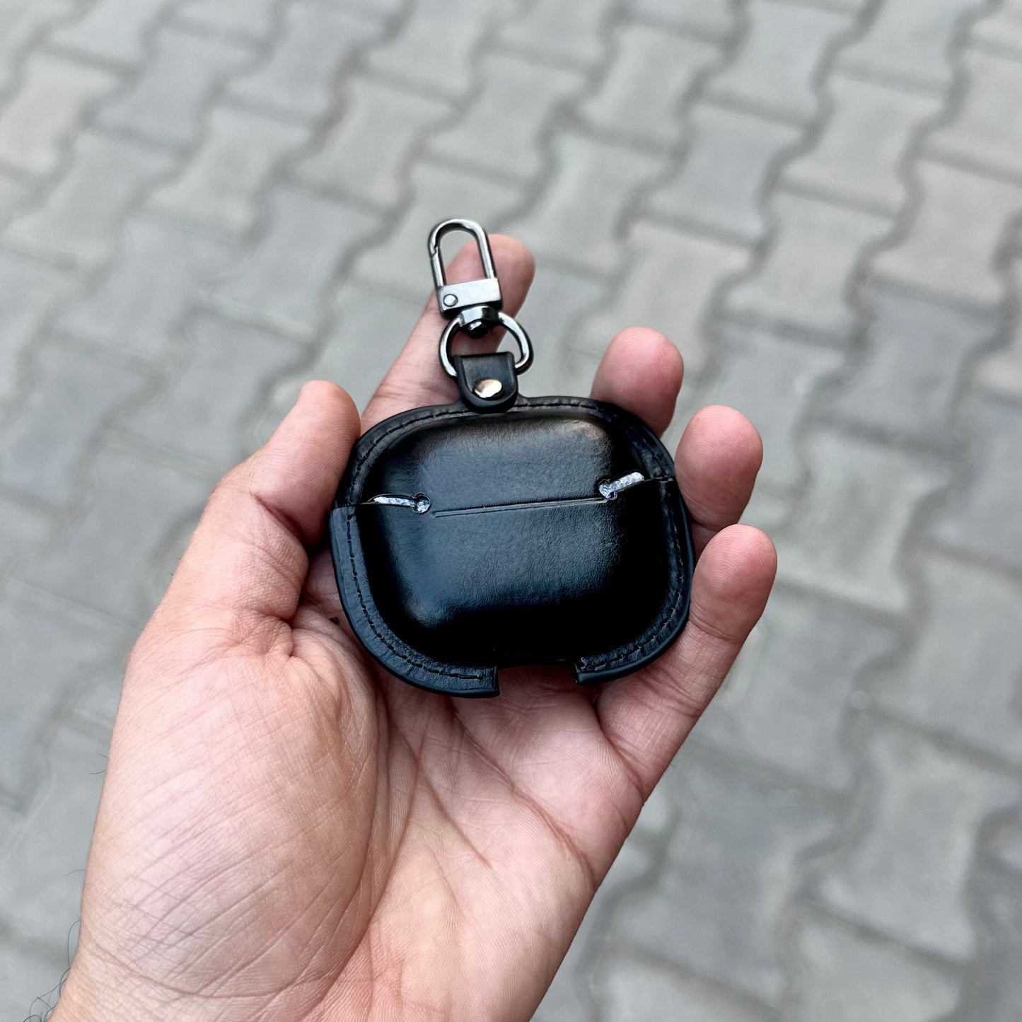 L Locket Airpods Case ( No. 1653 )