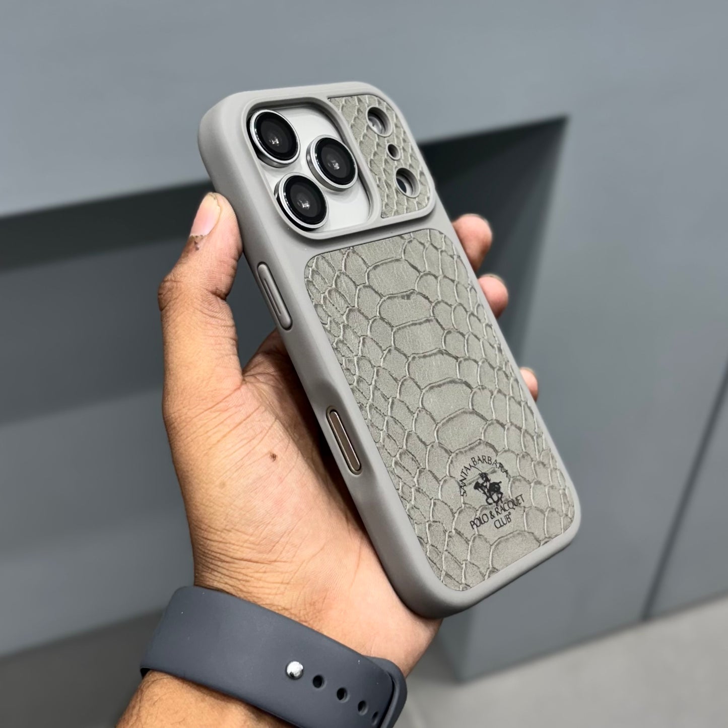 Santa Barbara Knight Case with Magsafe-Grey ( No. 2025 ) 17 Series