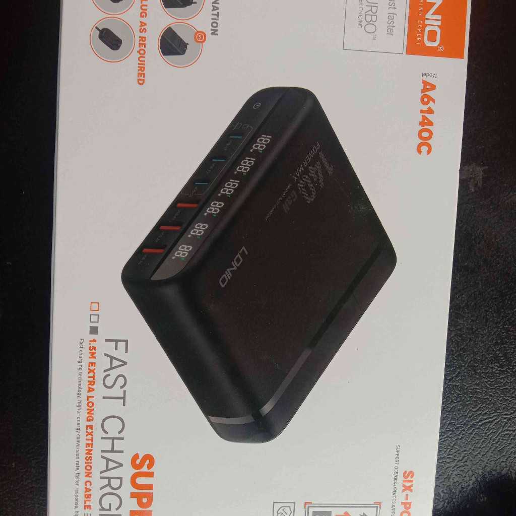 568892