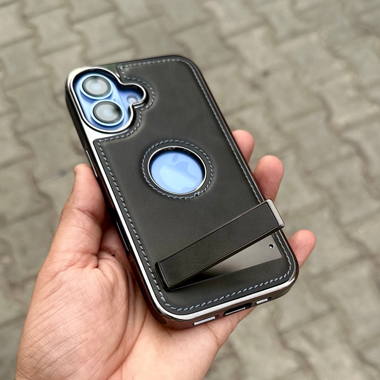Icon Luxurious With Stand Case-16 Series ( No. 1379 )