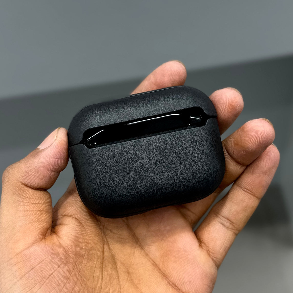 L - SILI AIRPODS CASE - BLACK ( No. 3853 )