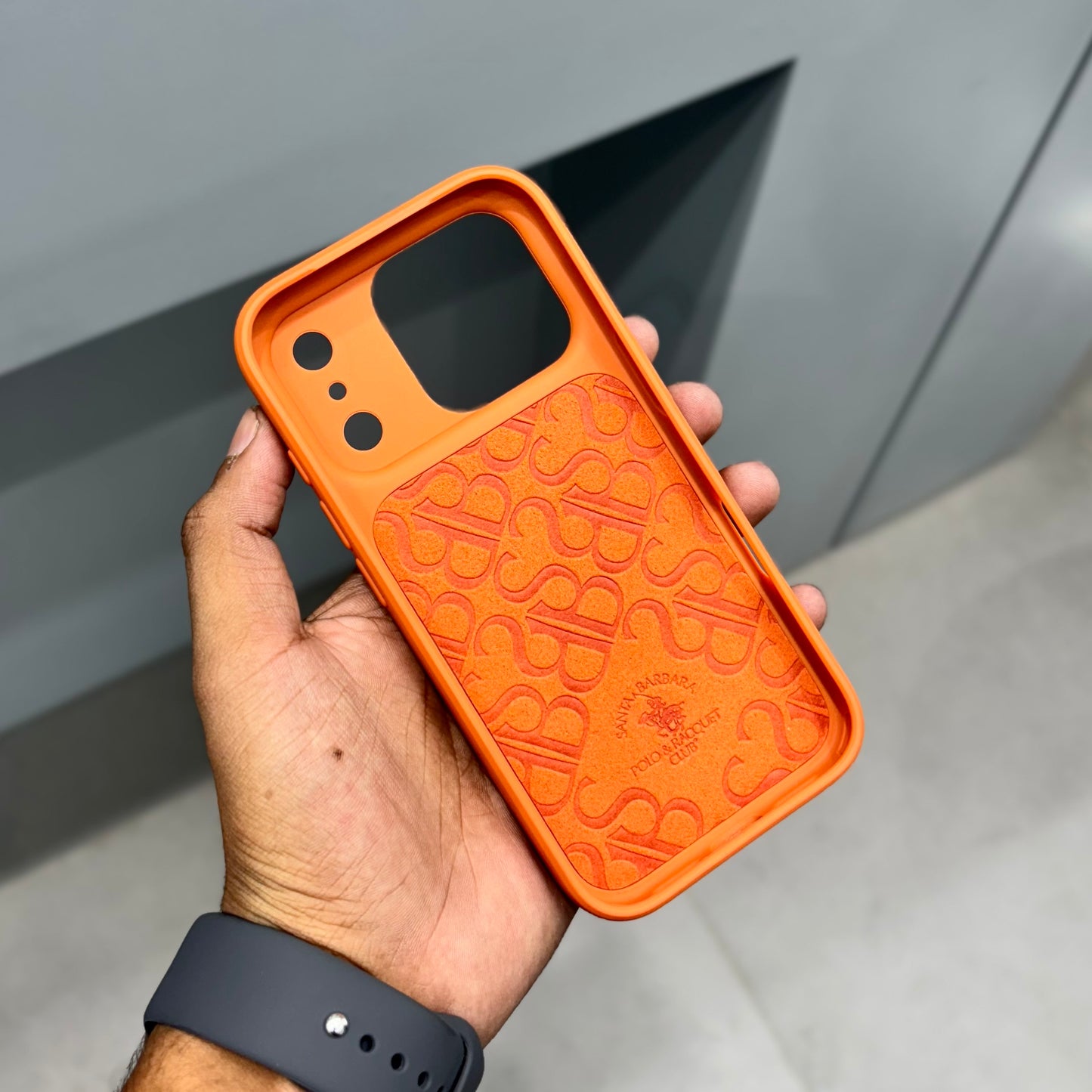 Santa Barbara Questa-Orange with Magsafe Case ( No. 2002 ) 17 Series