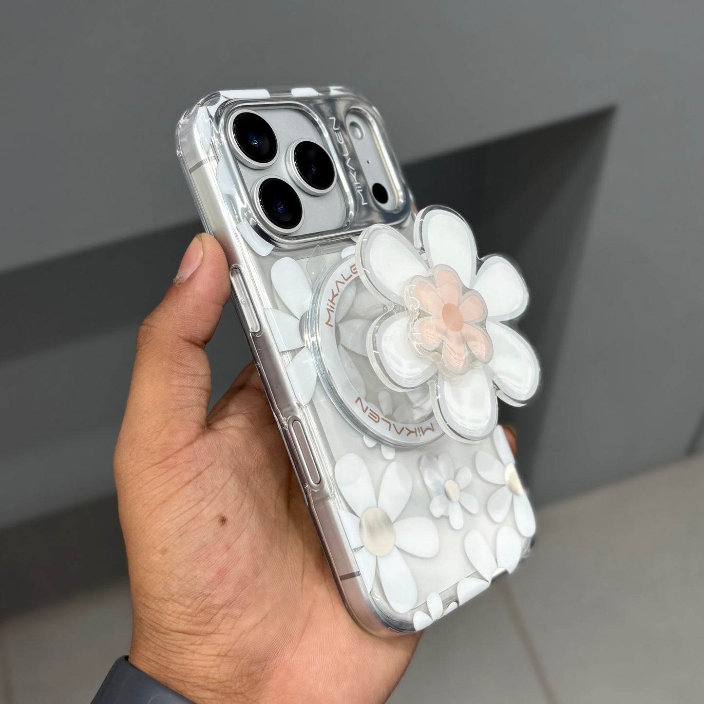 MIKALEN Flower Case with ACC - White ( No. 2335 )