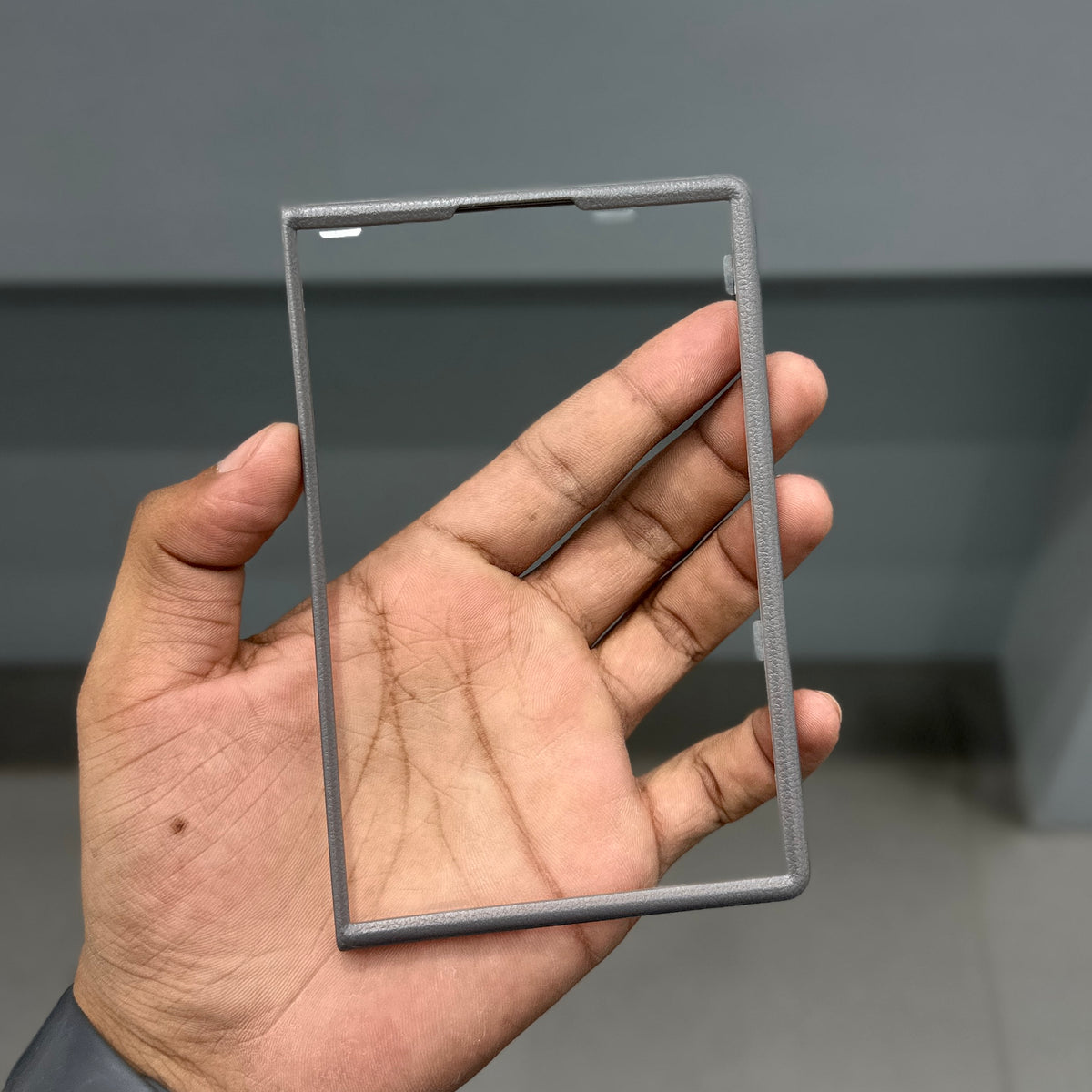 DREAMS KINDSUIT METAL STANDING CASE - GREY ( No. 4038 )