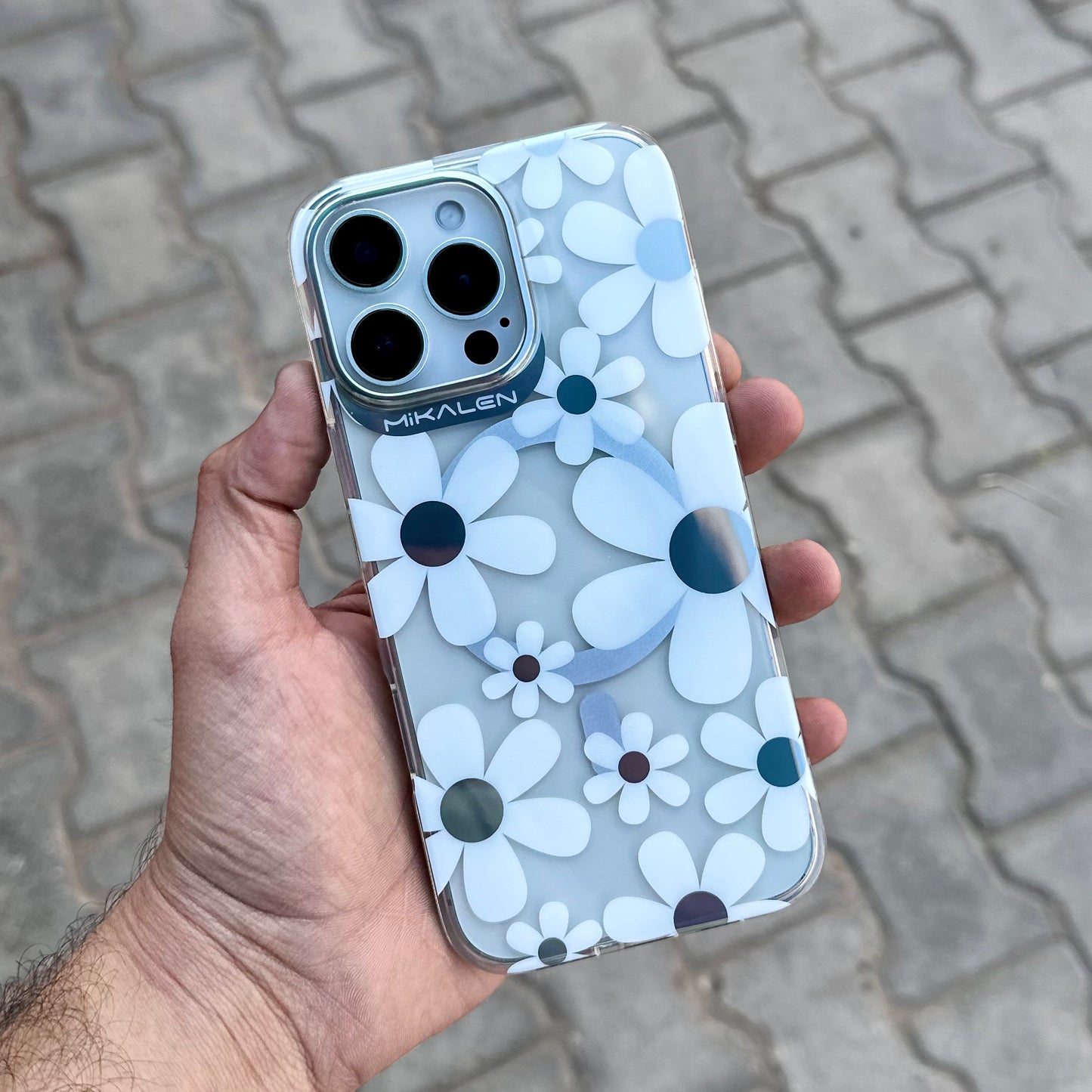 Mikalen White Flower Magsafe Case ( No. 1306)