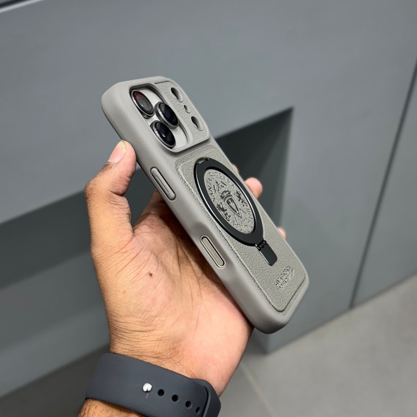 Santa Barbara Primo Case with Magsafe-Grey ( No. 2011 ) 17 Series
