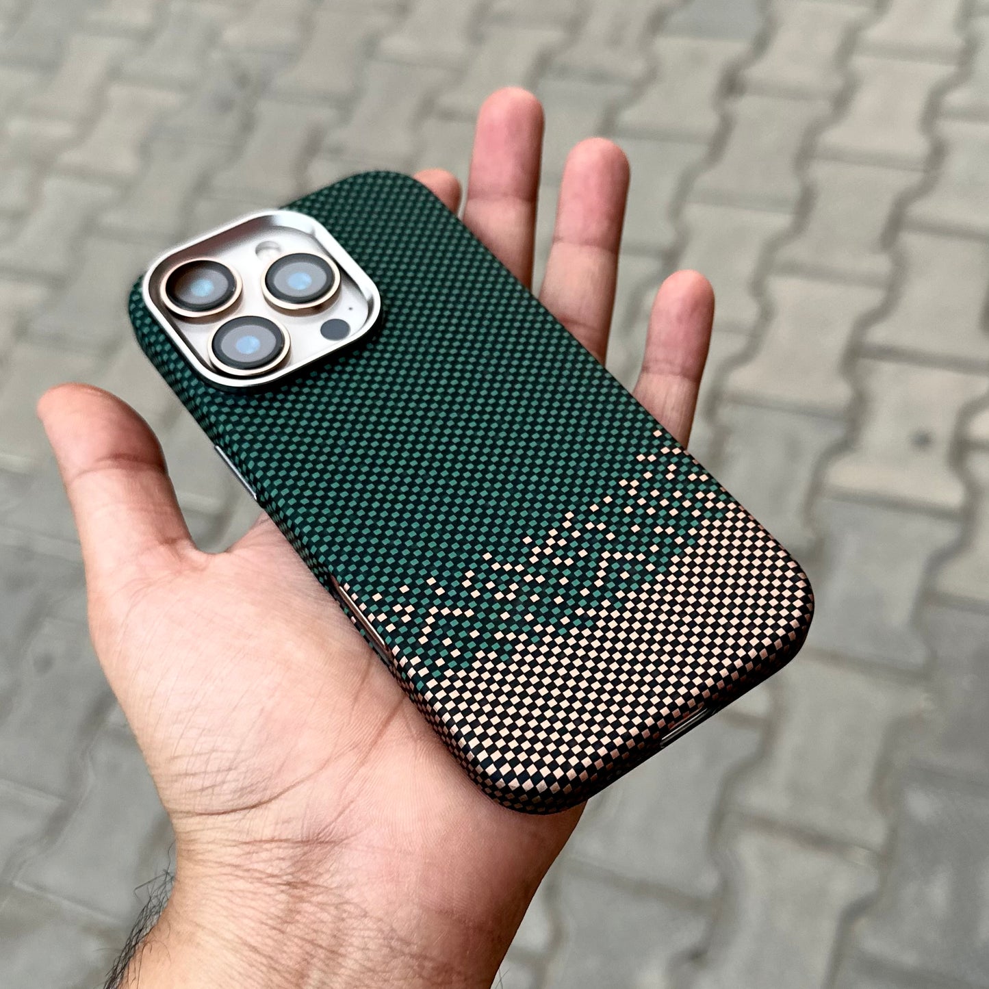 Lito Carbon Texture Case With Magsafe-Green Brown ( No. 1782 )