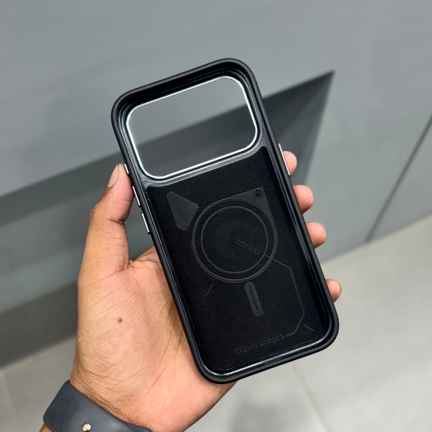 Ulu Case with Magsafe - Black ( No. 2136 )
