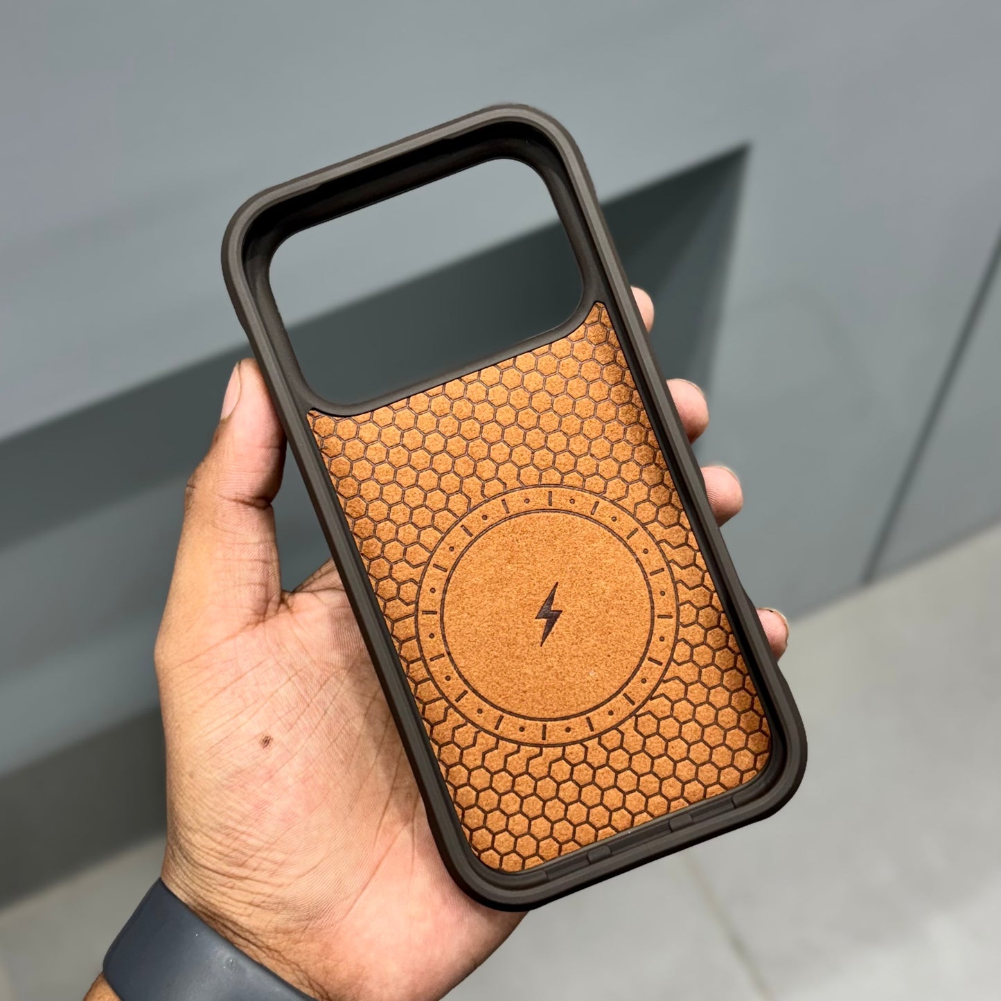 Pita with Magsafe Case - Brown wave ( No. 2161 )