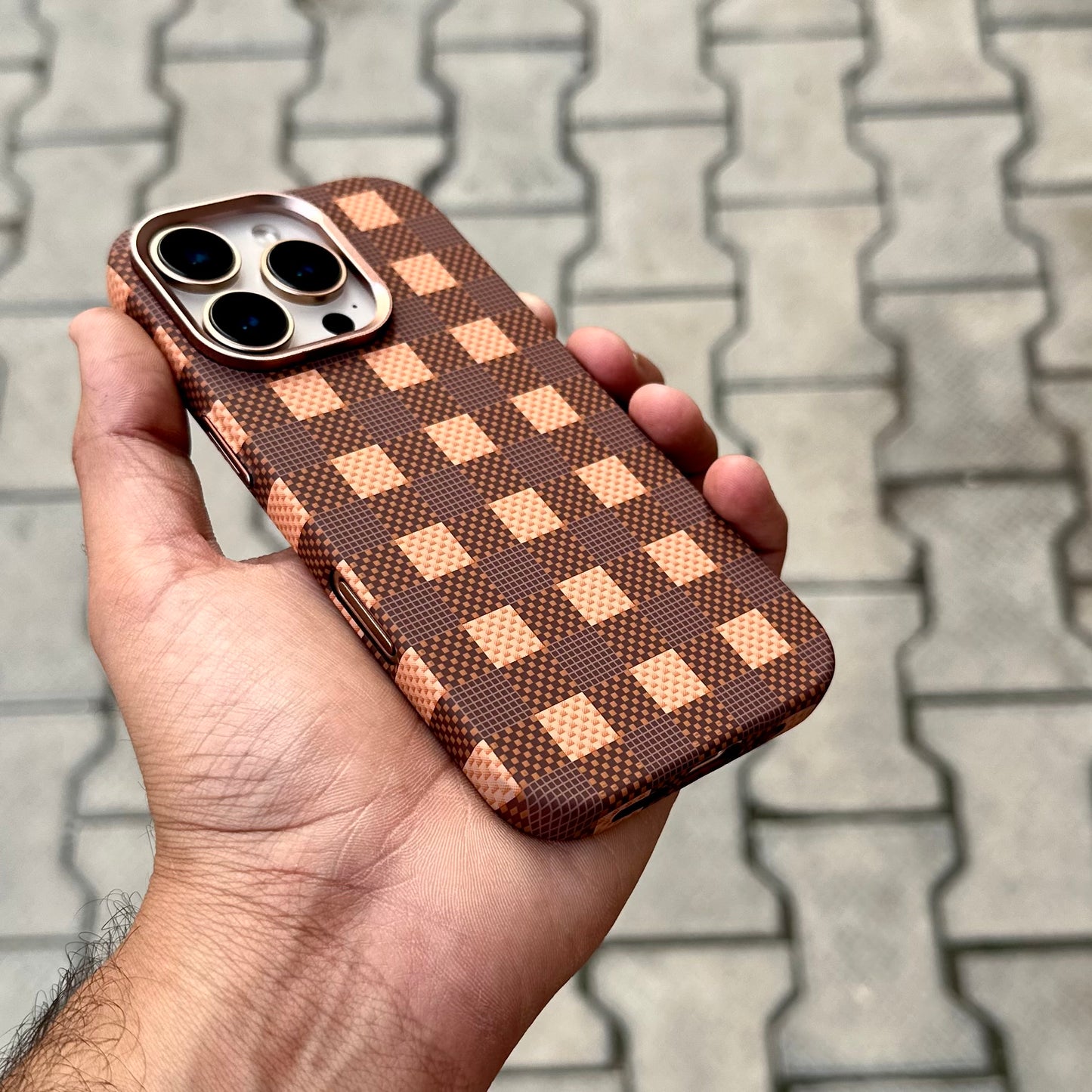 Luxo Brown Check 11.0 Case With Magsafe ( No. 1897 )