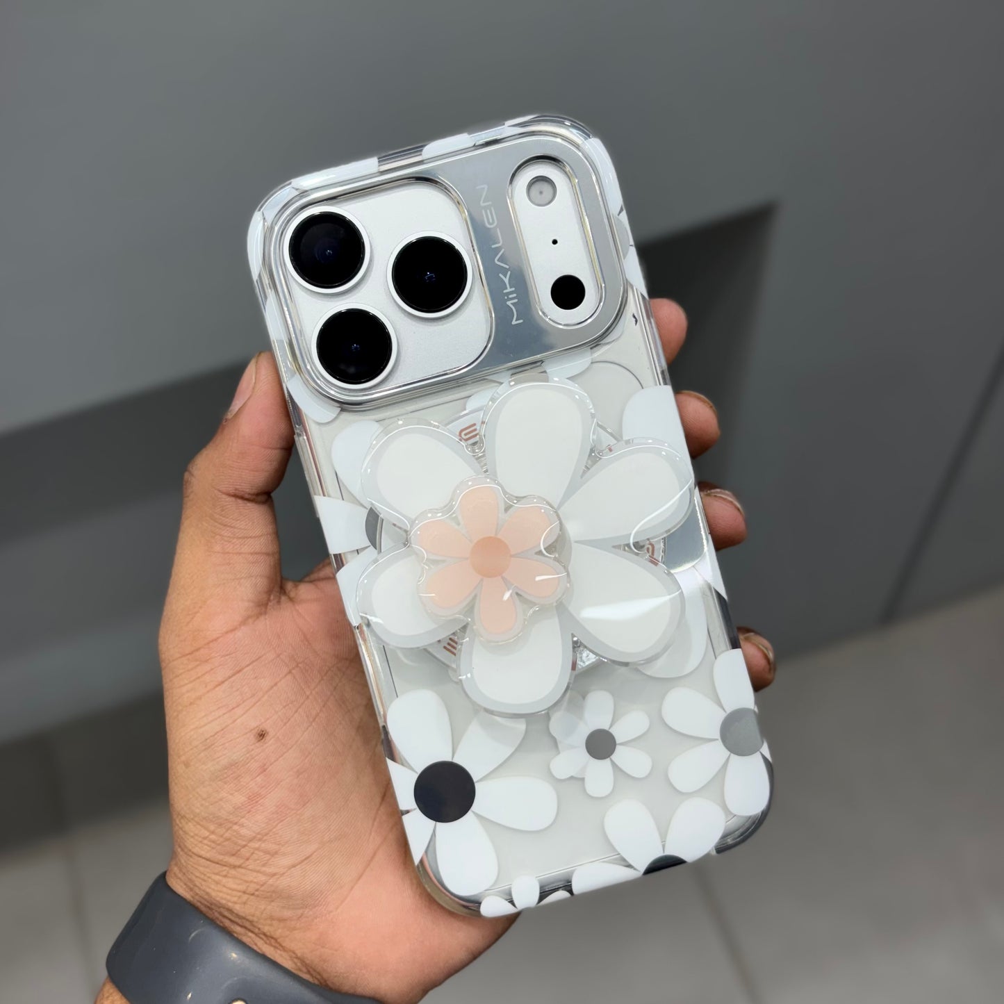 MIKALEN Flower Case with ACC - White ( No. 2335 )