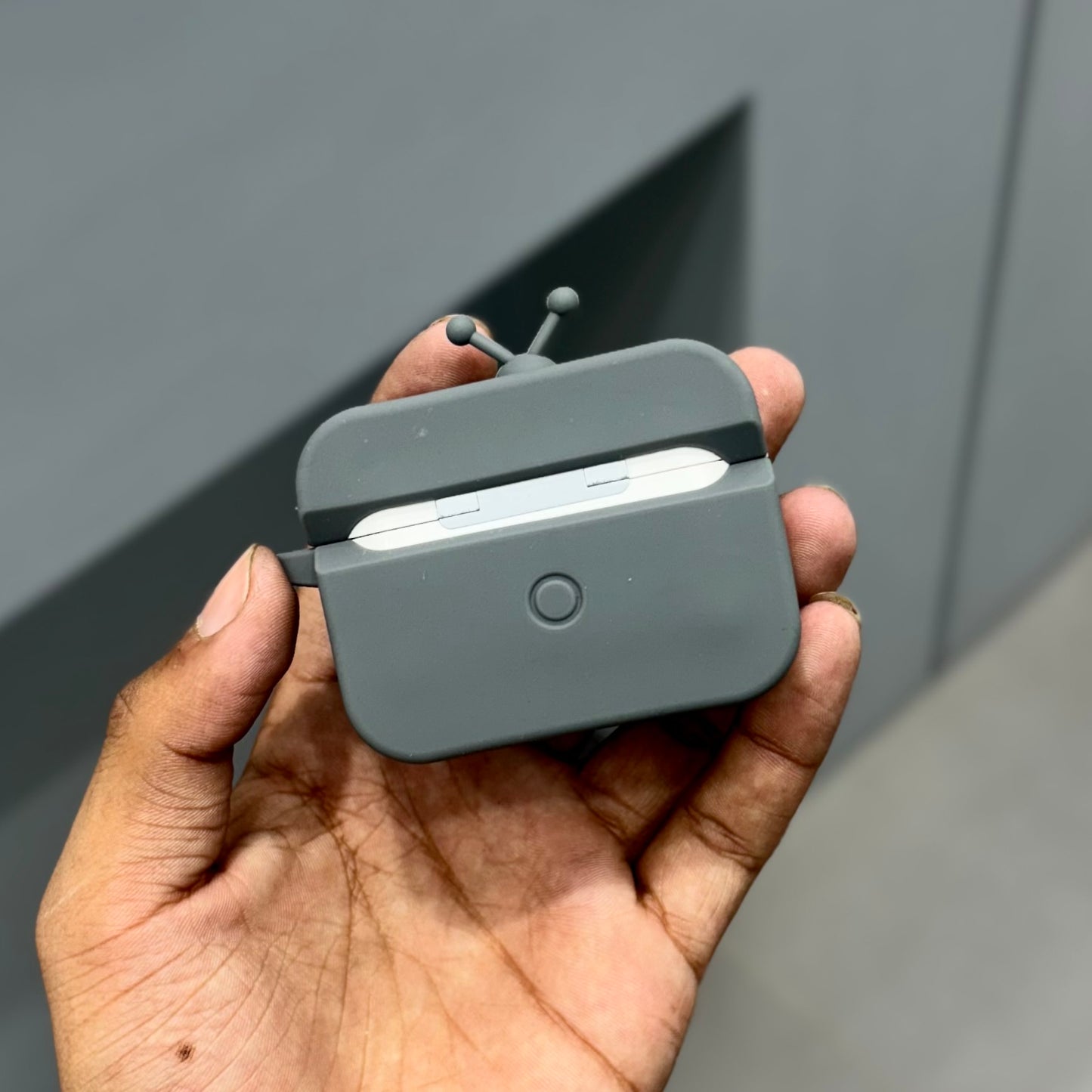 Tv Airpods Case( No. 2068 )