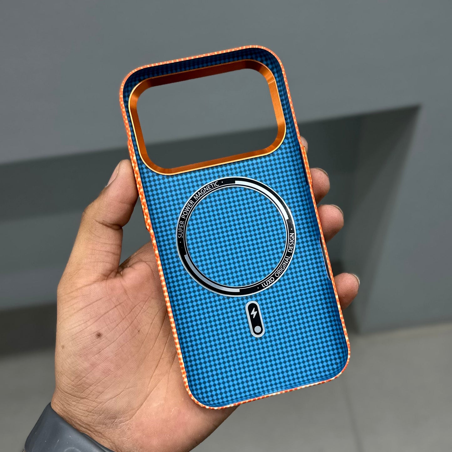 LUXO MAGSAFE CASE - ORANGE MOUNTAIN TEXTURE ( No. 3587 )