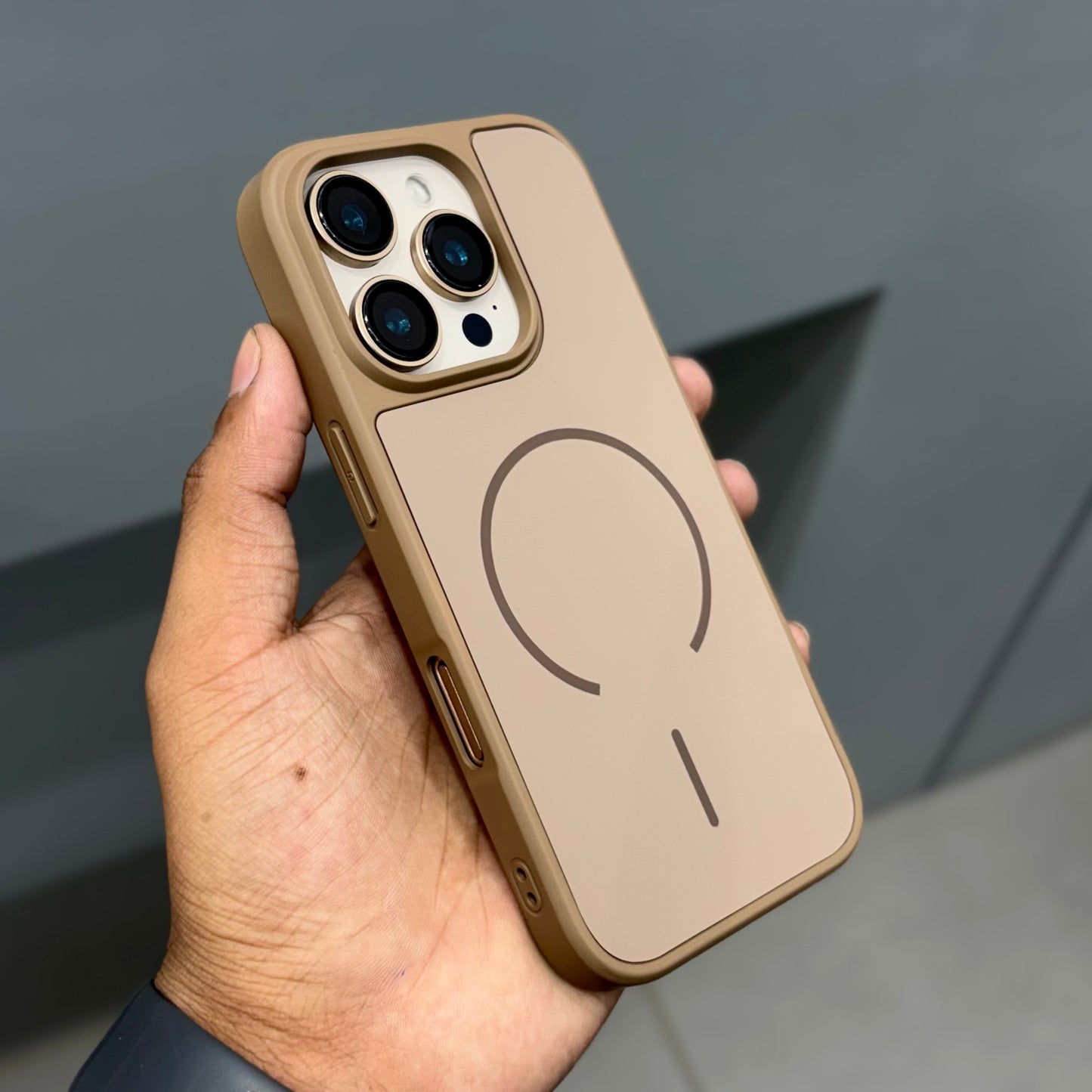 DYNAMYK COOP Case with Magsafe - Brown ( No. 2231)
