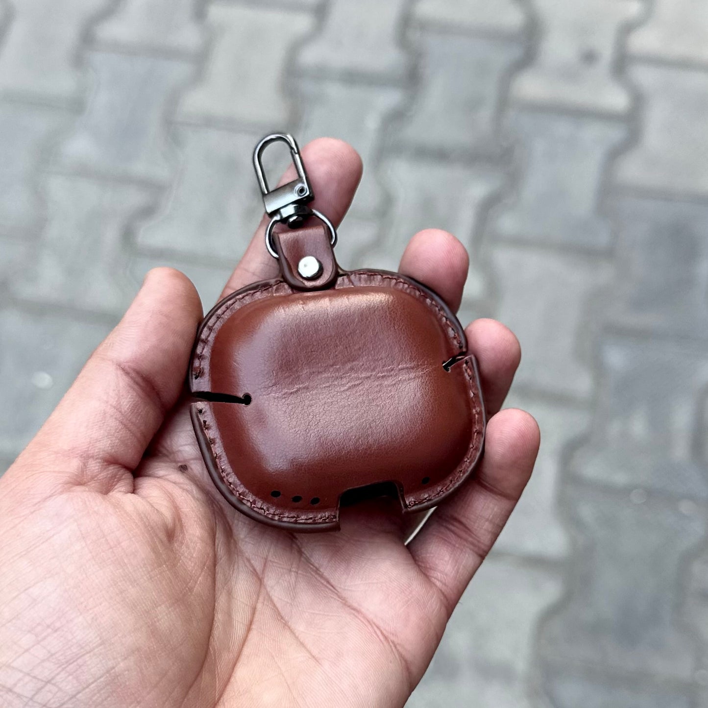 L Locket Airpods Case ( No. 1653 )