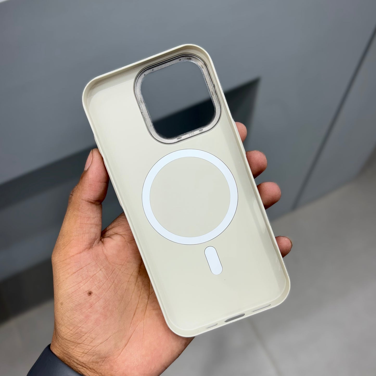 Matt Ment Case with Magsafe-Beige ( No. 2147 )