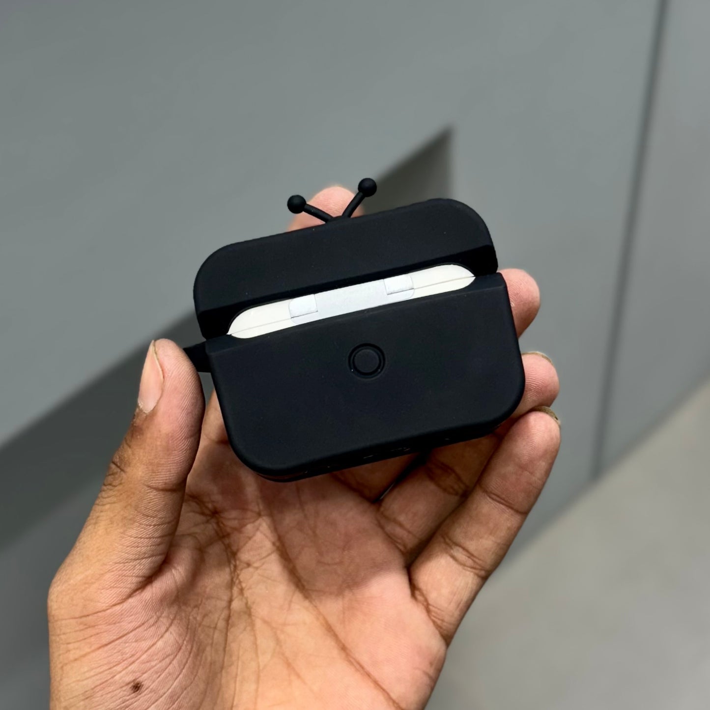 Tv Airpods Case( No. 2068 )