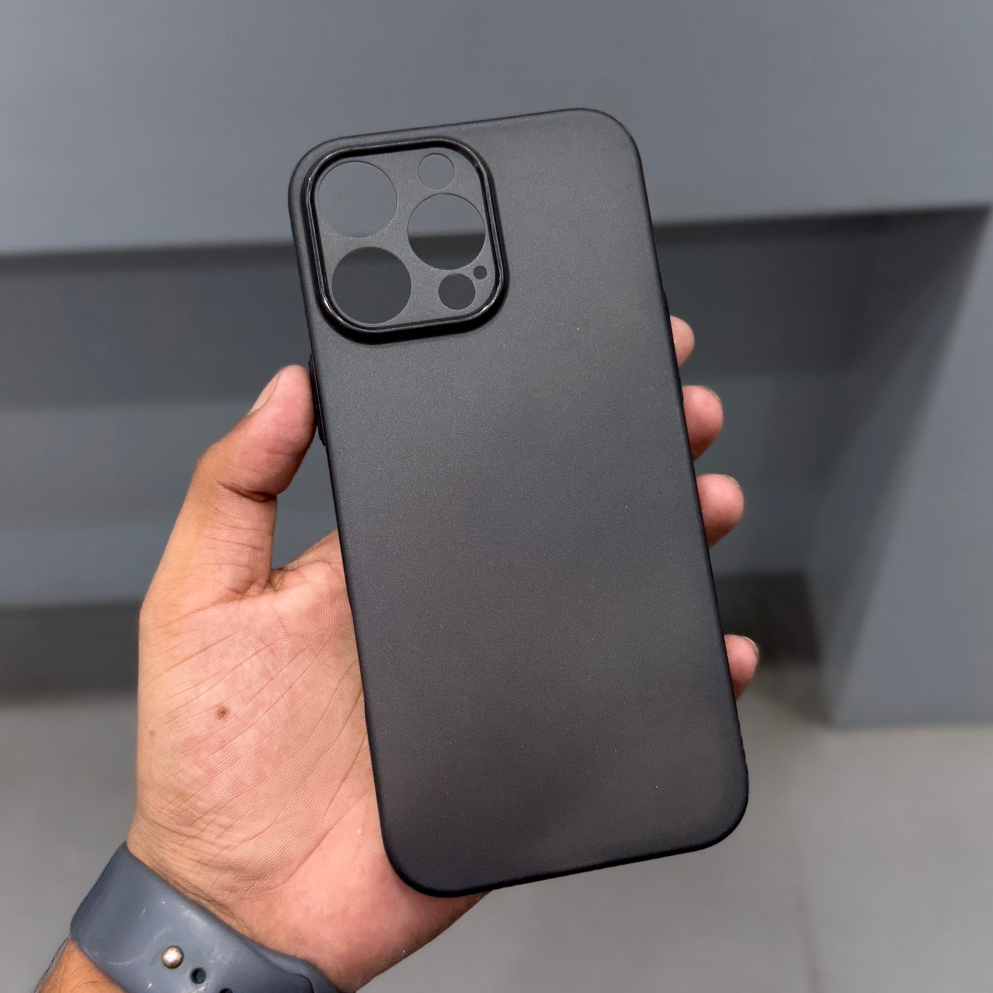 NOVO IP GUARD ULTRA THIN CASE - BLACK TINT ( No. 2779 )