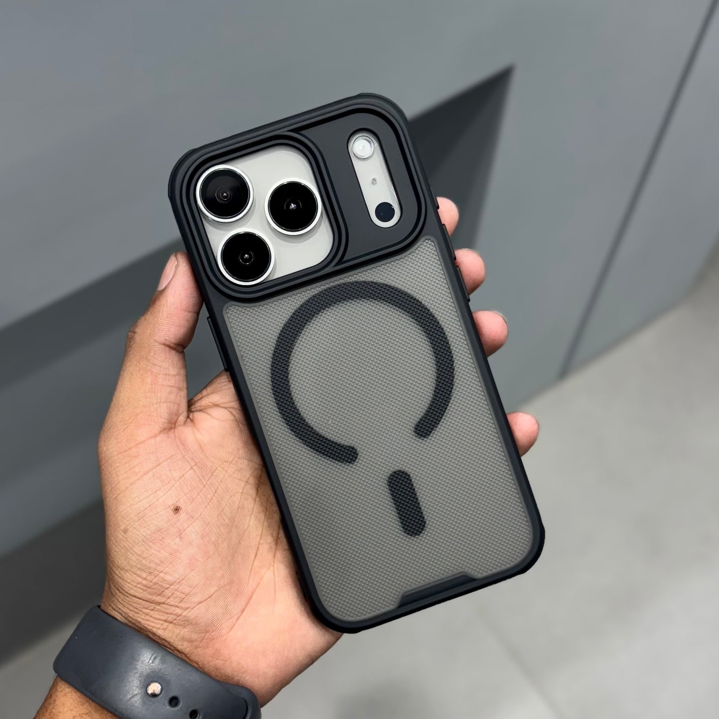 Wutax Dot with Magsafe Case-Black ( No. 2099 )