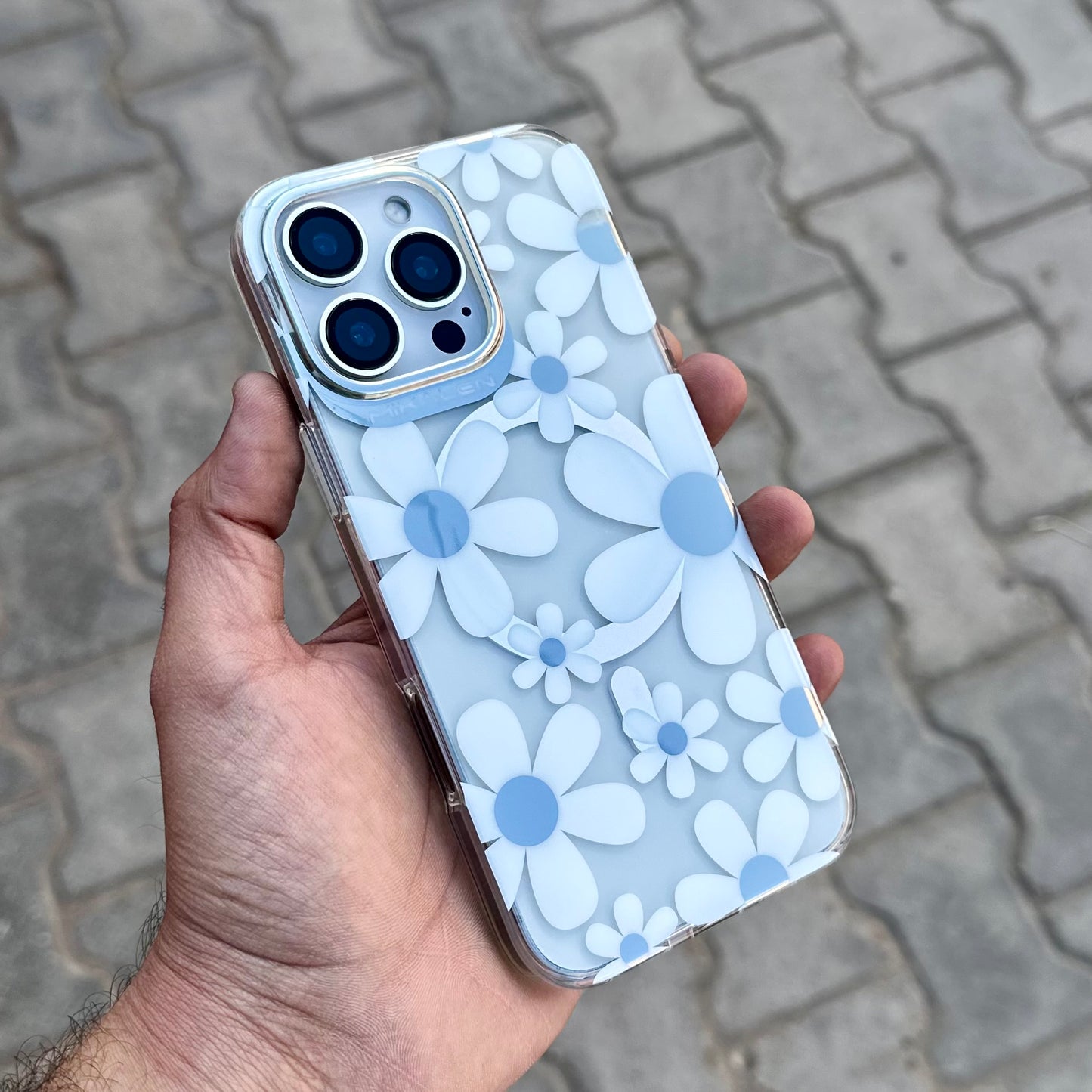 Mikalen White Flower Magsafe Case ( No. 1306)