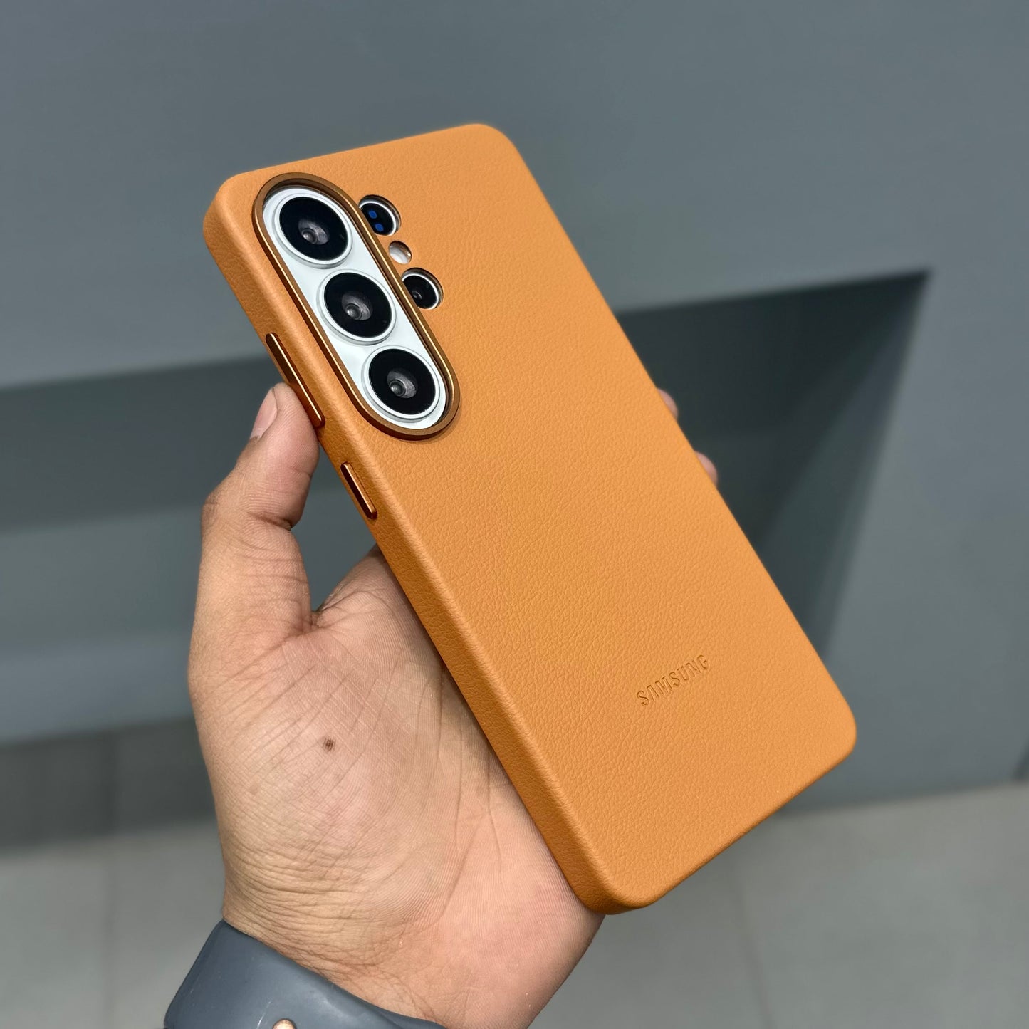 SAFFRON ELITE CASE WITH MAGSAFE - TAN ( No. 2955 )