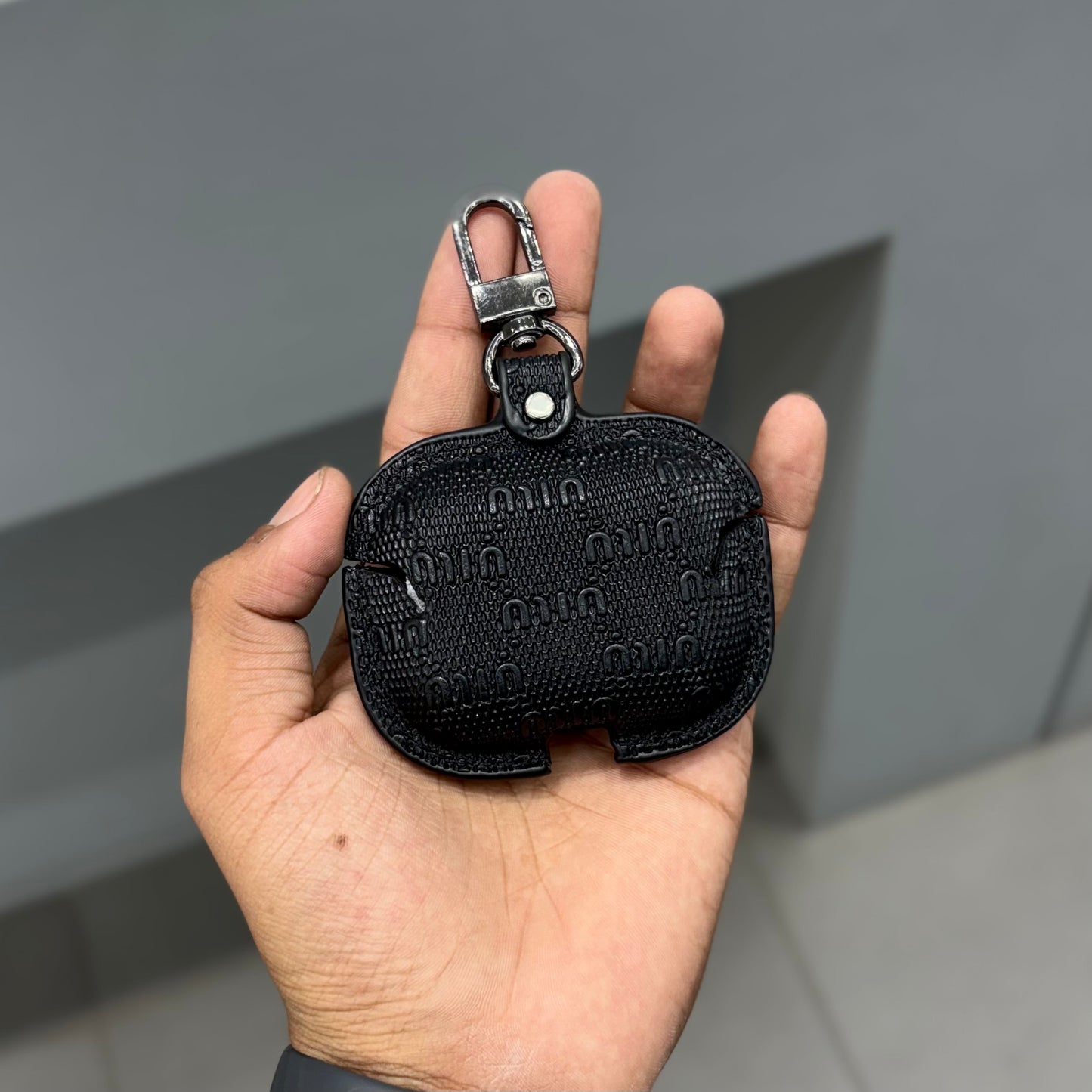 TOTIK AIRPODS CASE - BLACK ( No. 2453 )
