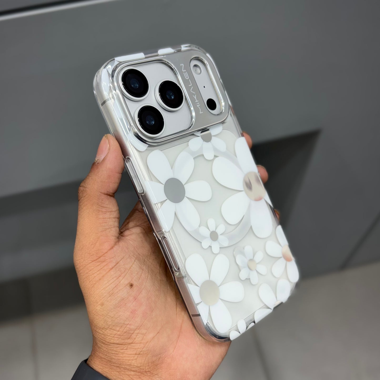 MIKALEN Flower Case with ACC - White ( No. 2335 )
