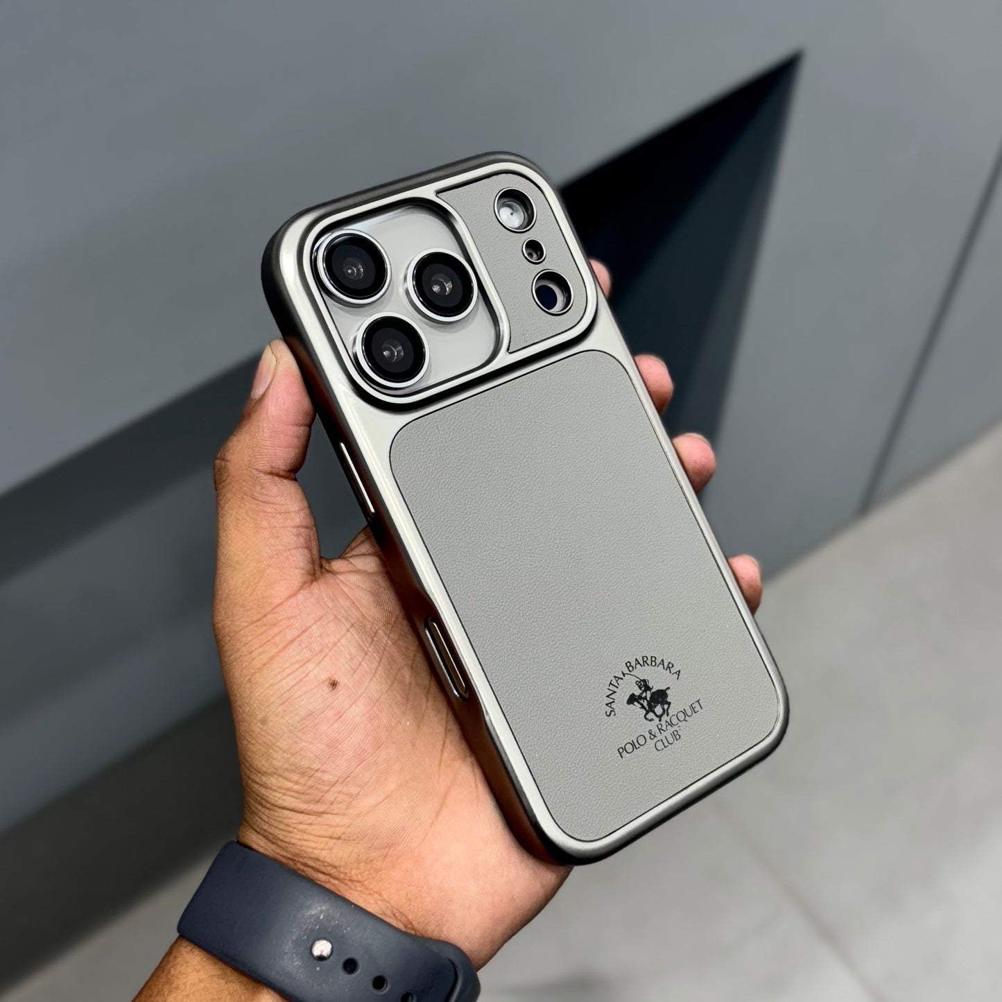Santa Barbara Lucas Case with Magsafe-Grey ( No. 2059 ) 17 Series