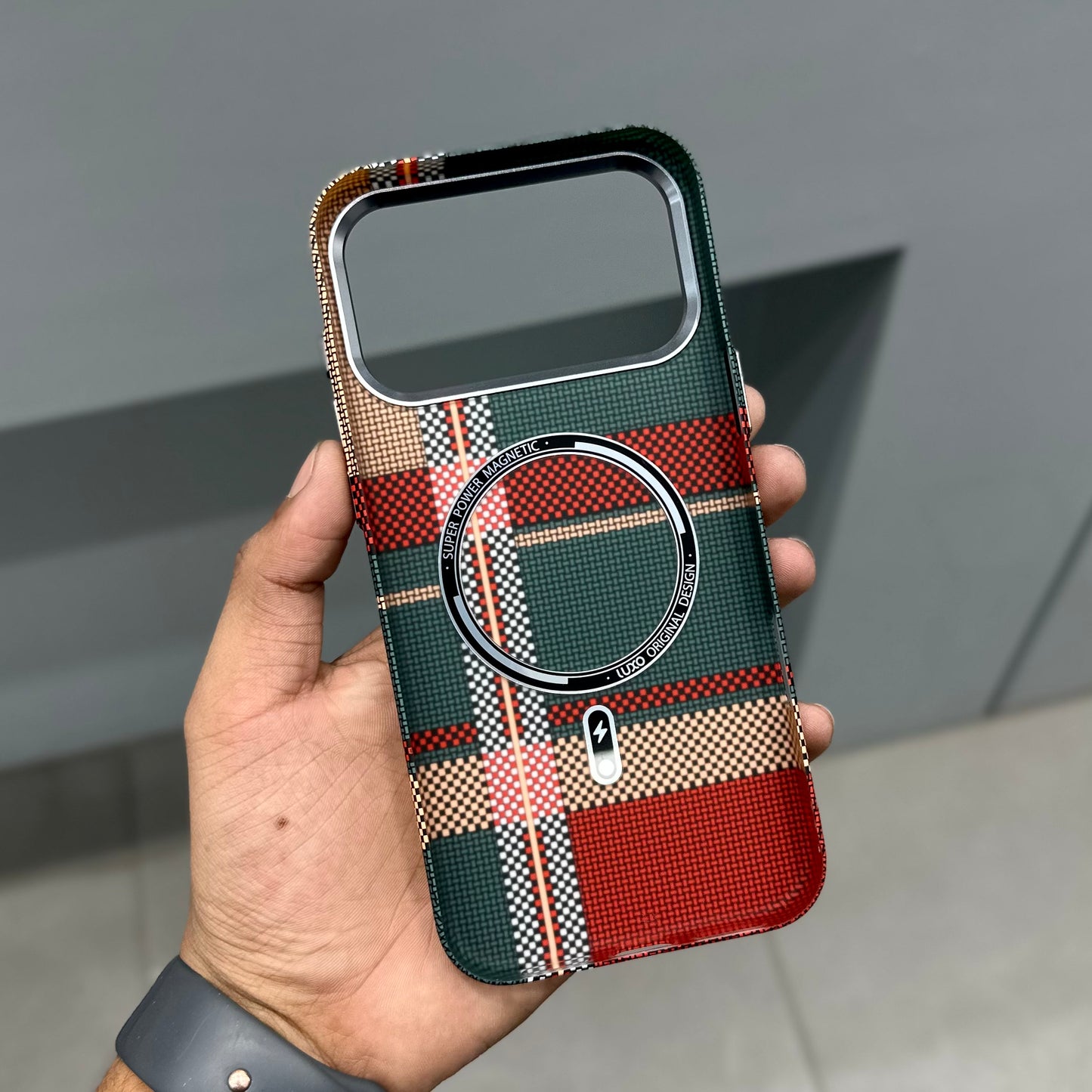 LUXO JO CHECK WITH MAGSAFE CASE ( No. 2678 )