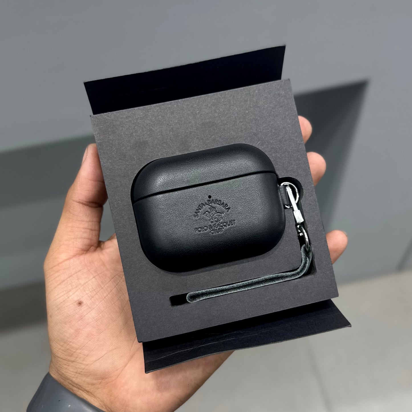 SANTA BARBARA ORWELL AIRPODS CASE - BLACK ( No. 3423 )