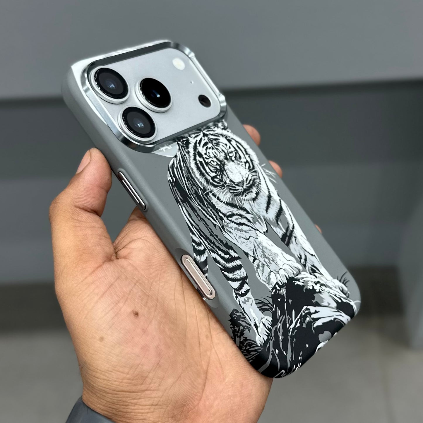 LUXO MAGSAFE CASE - TIGER CLAW CASE ( No. 3596 )