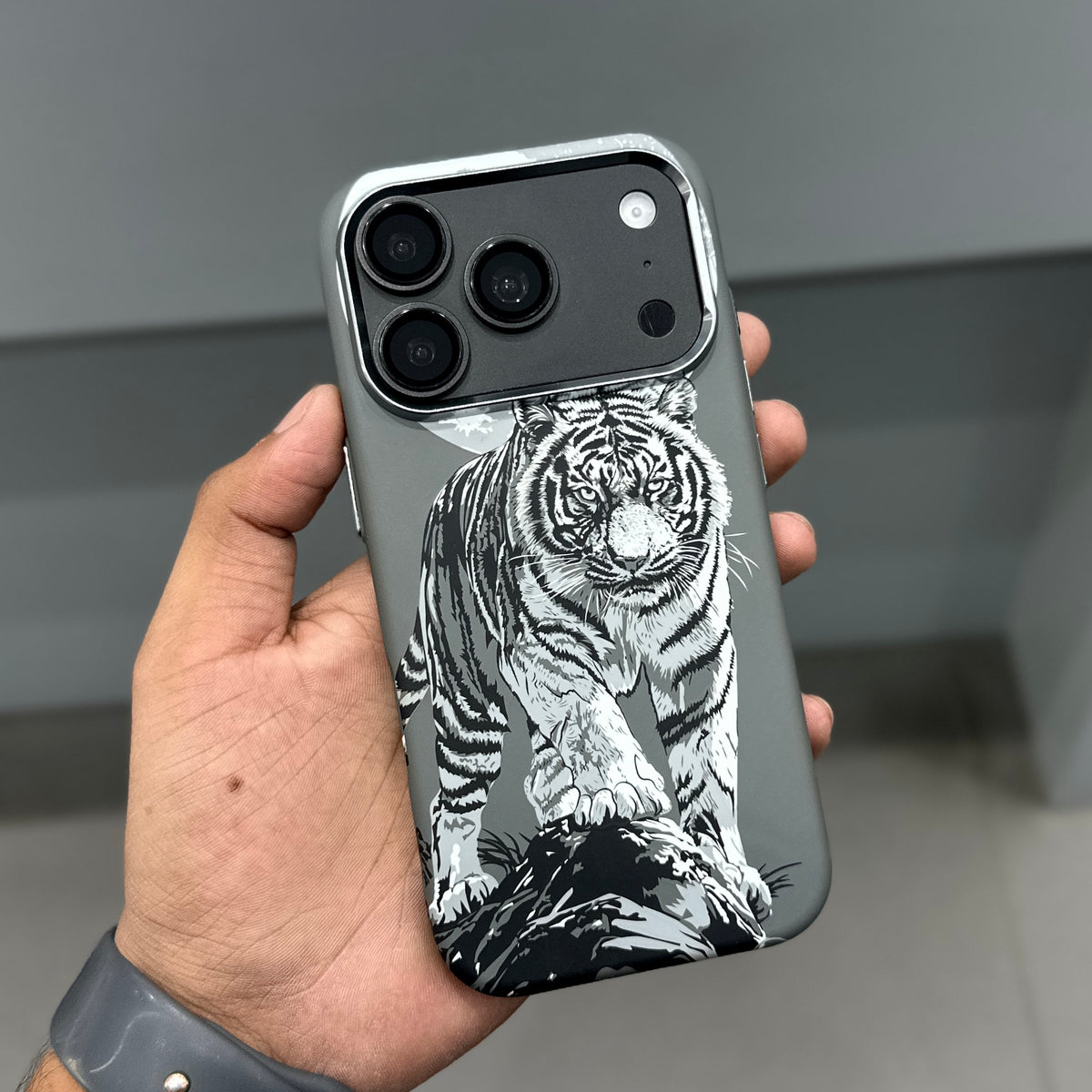 LUXO MAGSAFE CASE - TIGER CLAW CASE ( No. 3596 )