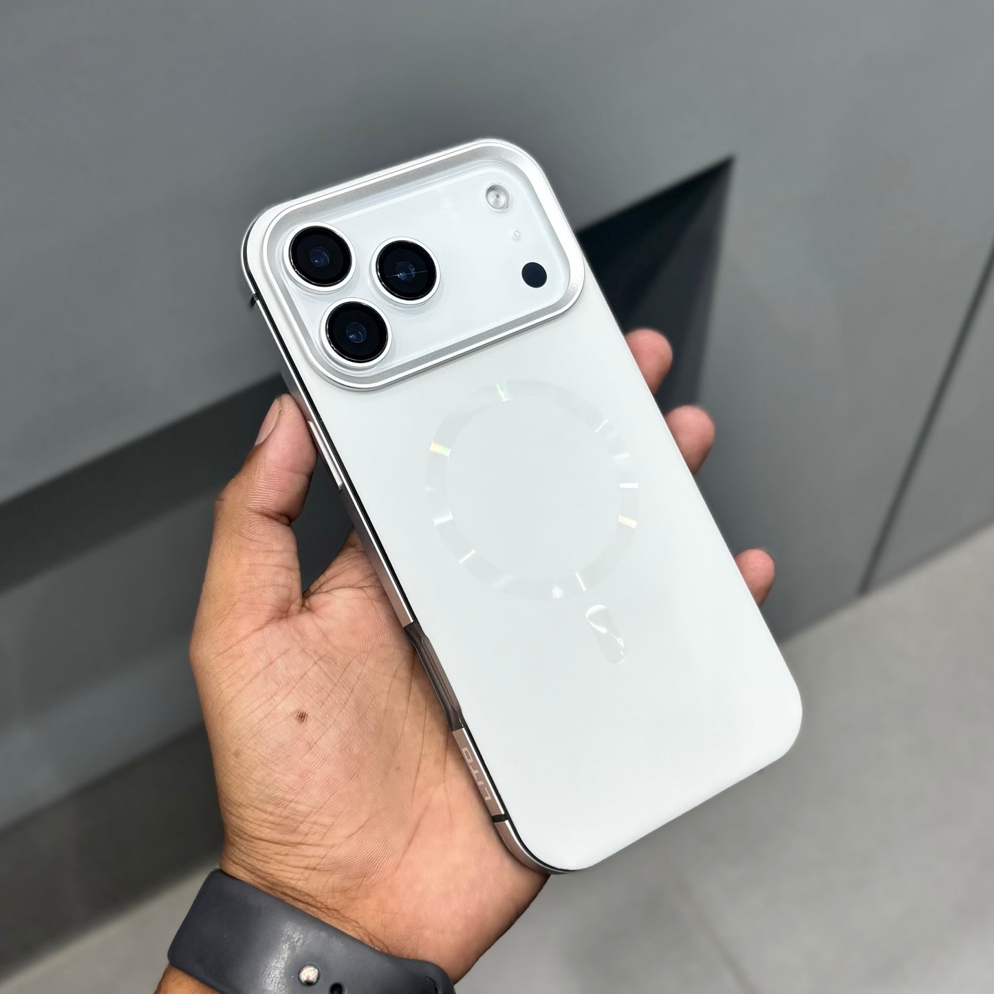 Lito Side Metal Magsafe Case-White ( No. 2115 )