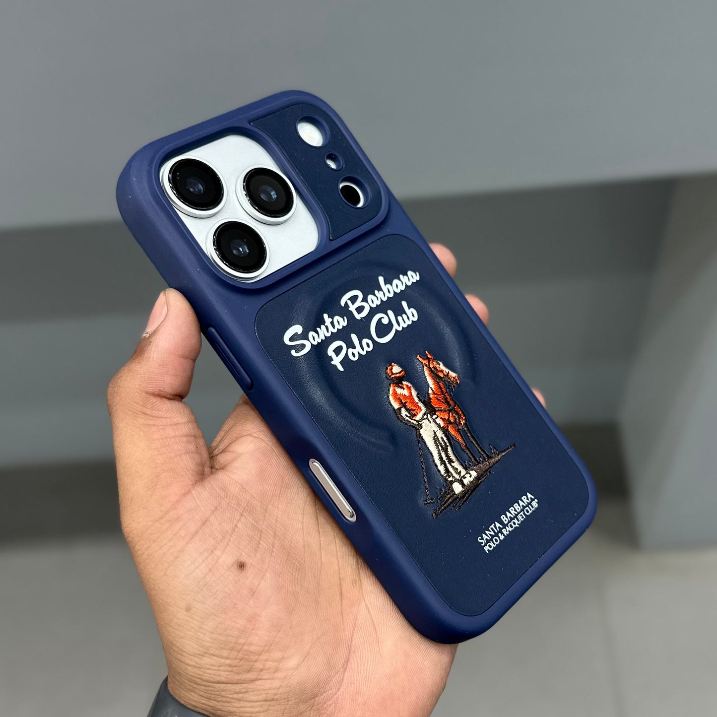 Santa Barbara Questa-Blue with Magsafe Case ( No. 2000 ) 17 Series