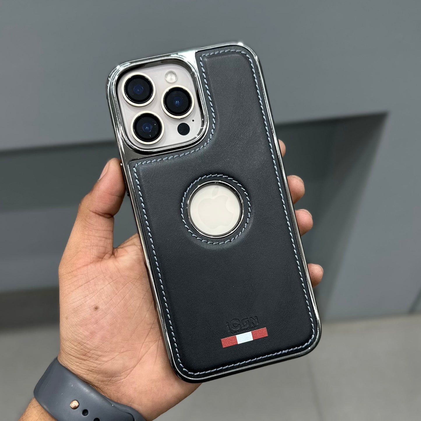 ICON LUXURIOUS CLASSIC SERIES - BLACK ( No. 3205 )