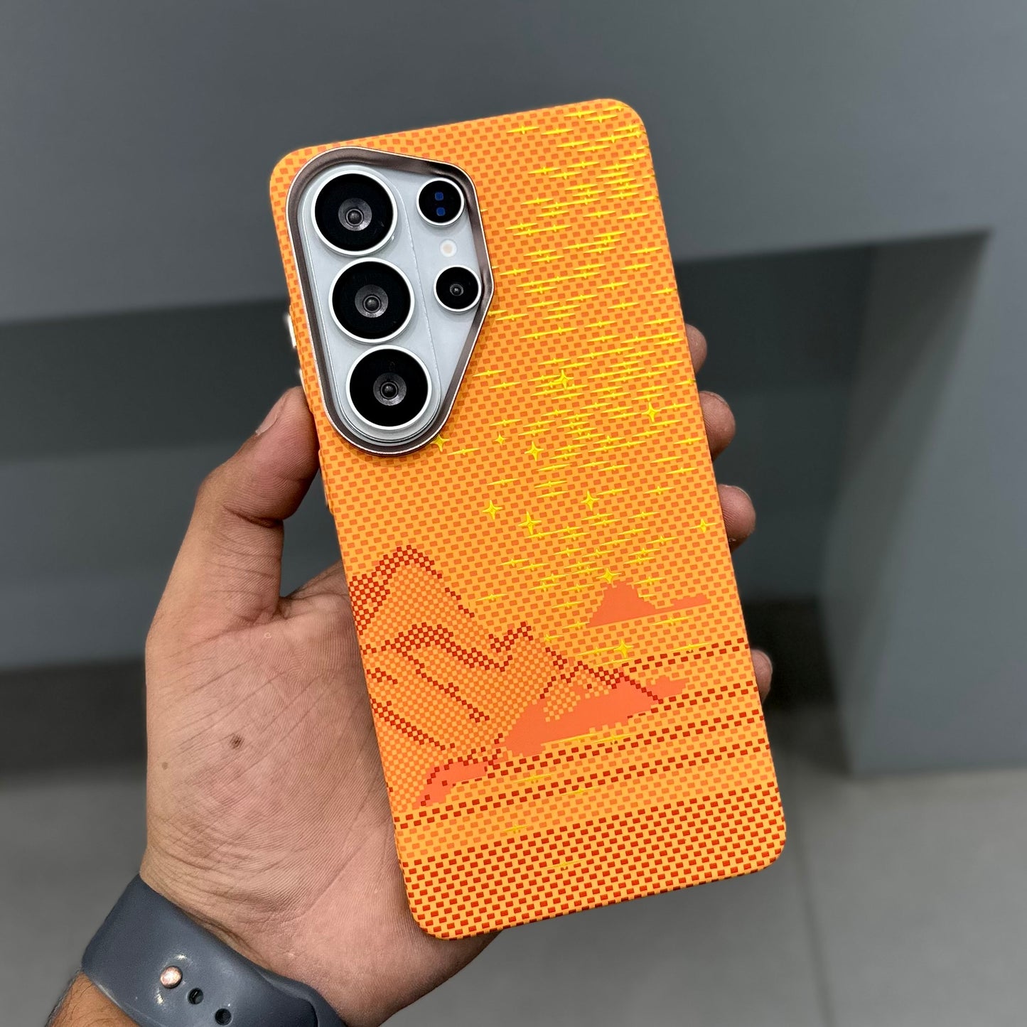 LUXO MAGSAFE CASE RIVER STAR - ORANGE ( No. 3685 )