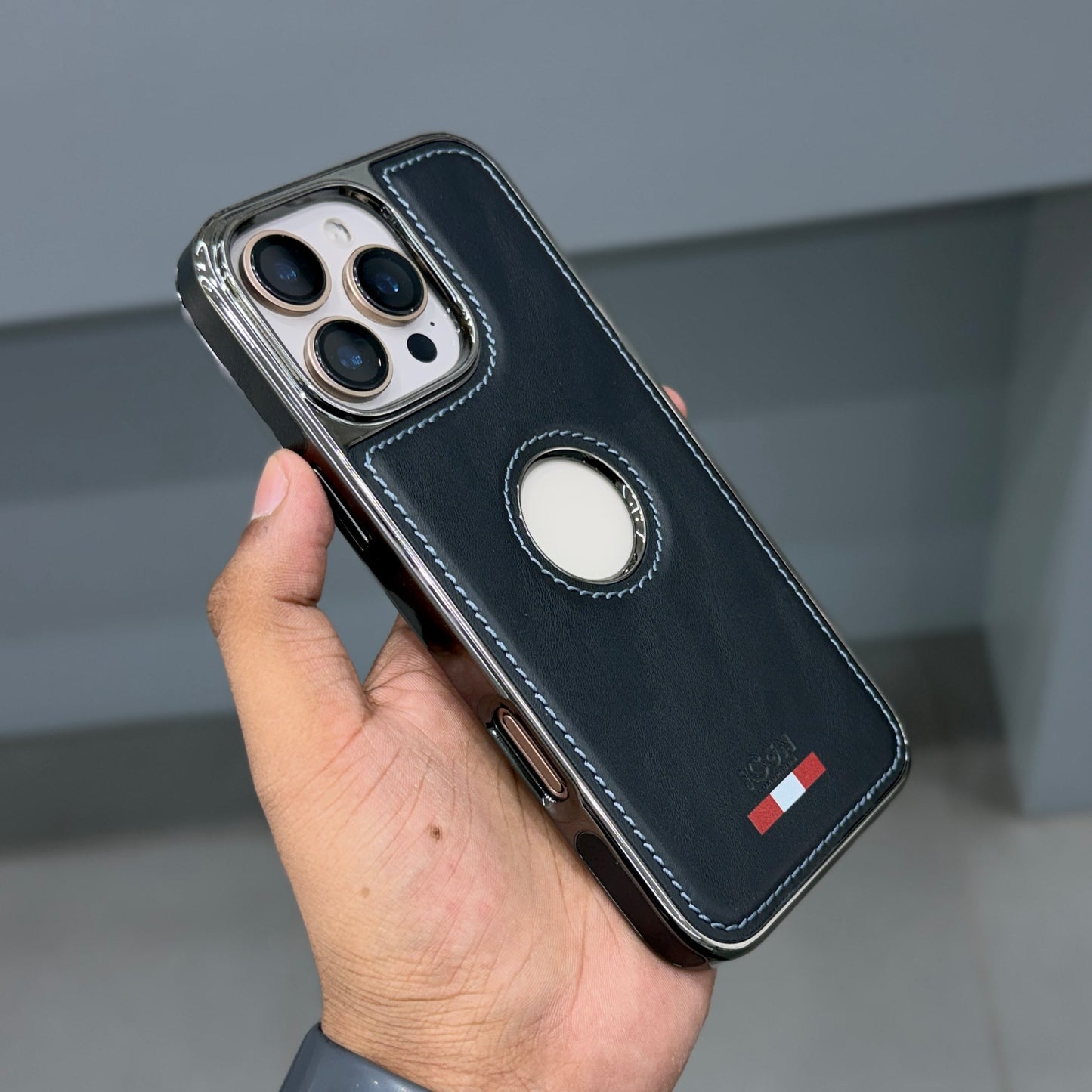 ICON LUXURIOUS CLASSIC SERIES - BLACK ( No. 3205 )