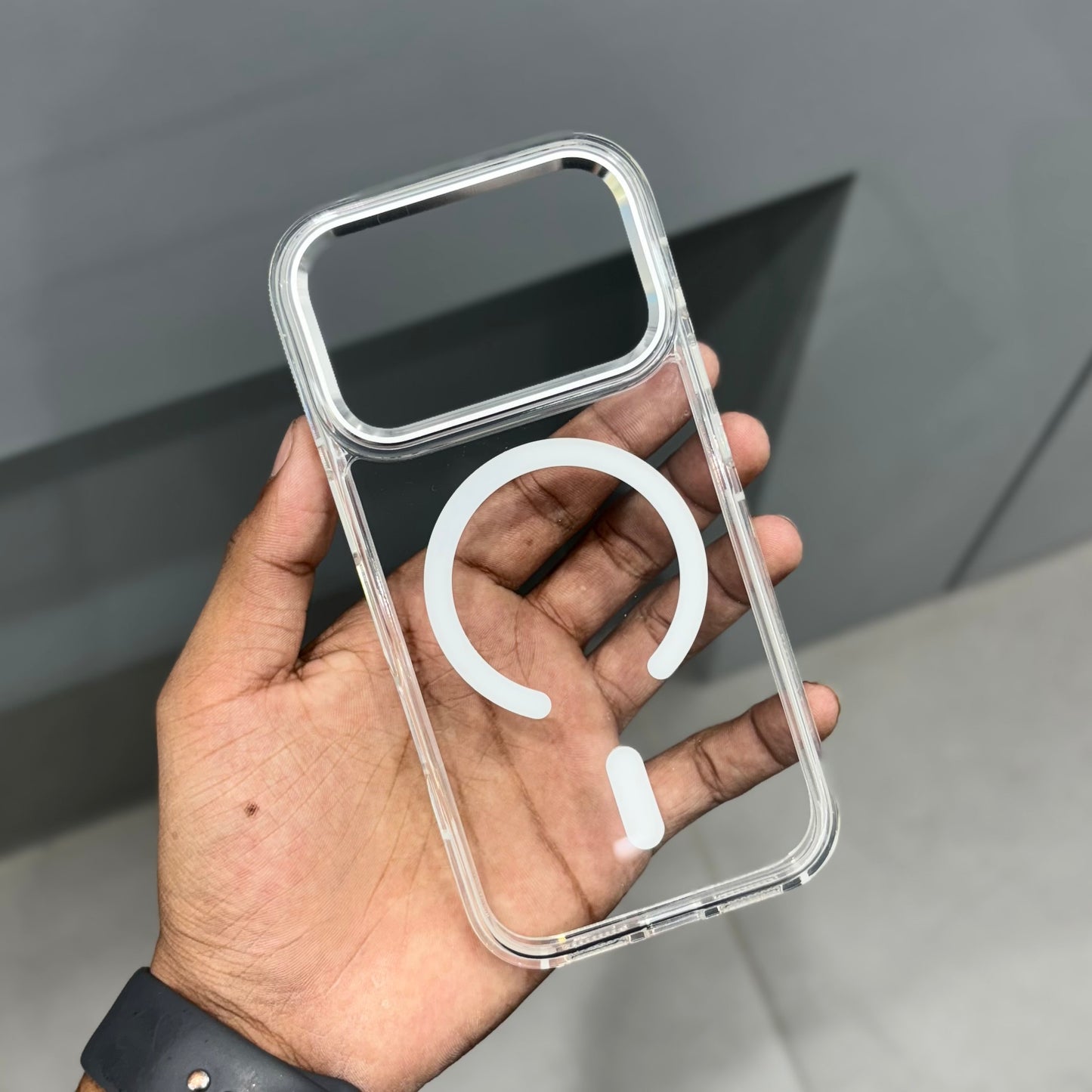 Dynamik Trans Case with Magsafe -White ( No. 2128 )