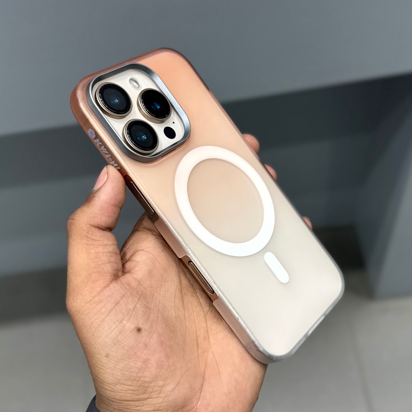 KWINI FROST CASE MAGSAFE - DESERT TITANIUM ( No. 3292 )