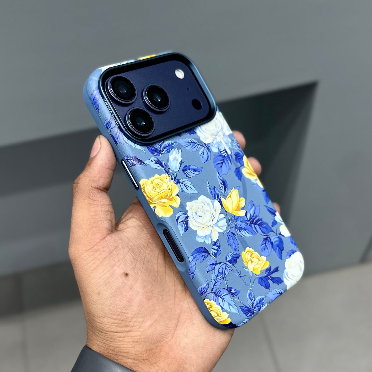 ONEGIF FLORAL EMPRESS EDITION MAGSAFE CASE - BLUE 2.0 ( No. 2691 )