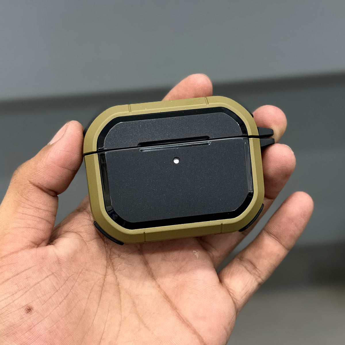 EGGSHELL ARMOD CASE - BLACK - BEIGE ( No. 4142 )
