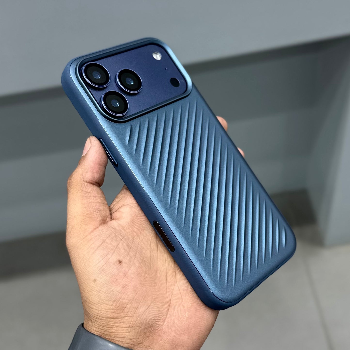 AEROLINE MAGSAFE CASE - BLUE ( No. 3610 )