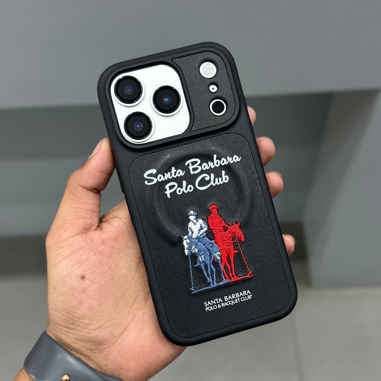 Santa Barbara Questa-Black with Magsafe Case ( No. 2001 ) 17 Series