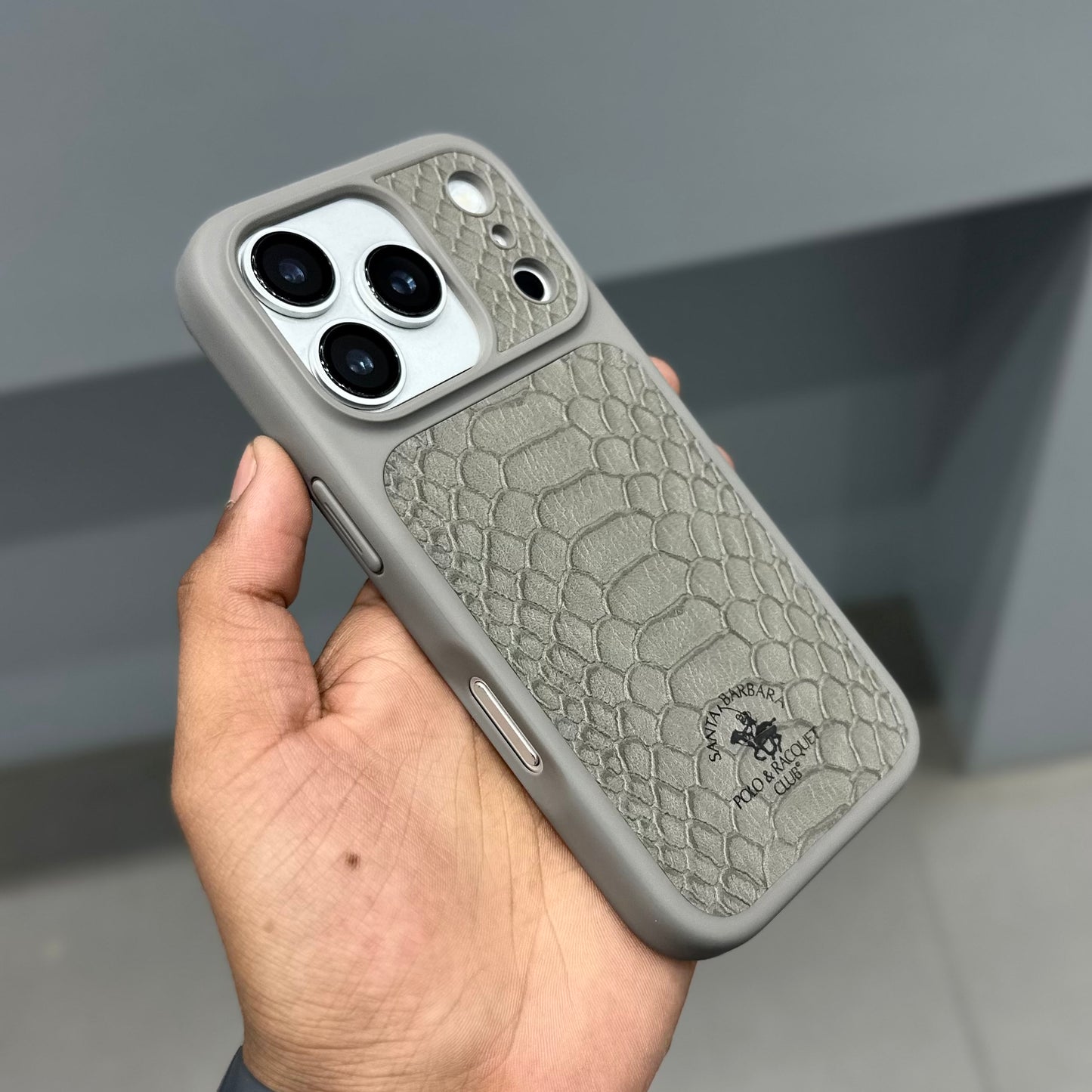 Santa Barbara Knight Case with Magsafe-Grey ( No. 2025 ) 17 Series