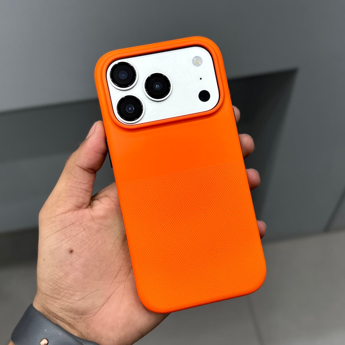 TANGERINE SHIELD MAGSAFE CASE - ORANGE ( No. 2928 )