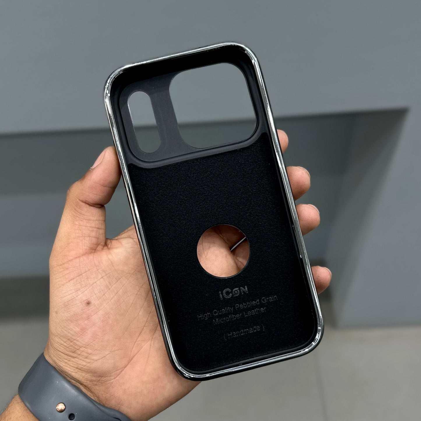 ICON LUXURIOUS WITH STAND - BROWN ( No. 3202 )