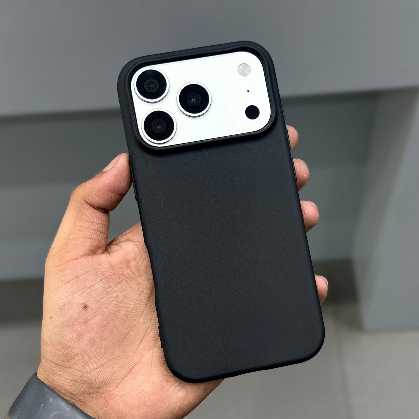 CMAQ PHANTOM BLACK CASE ( No. 3737 )