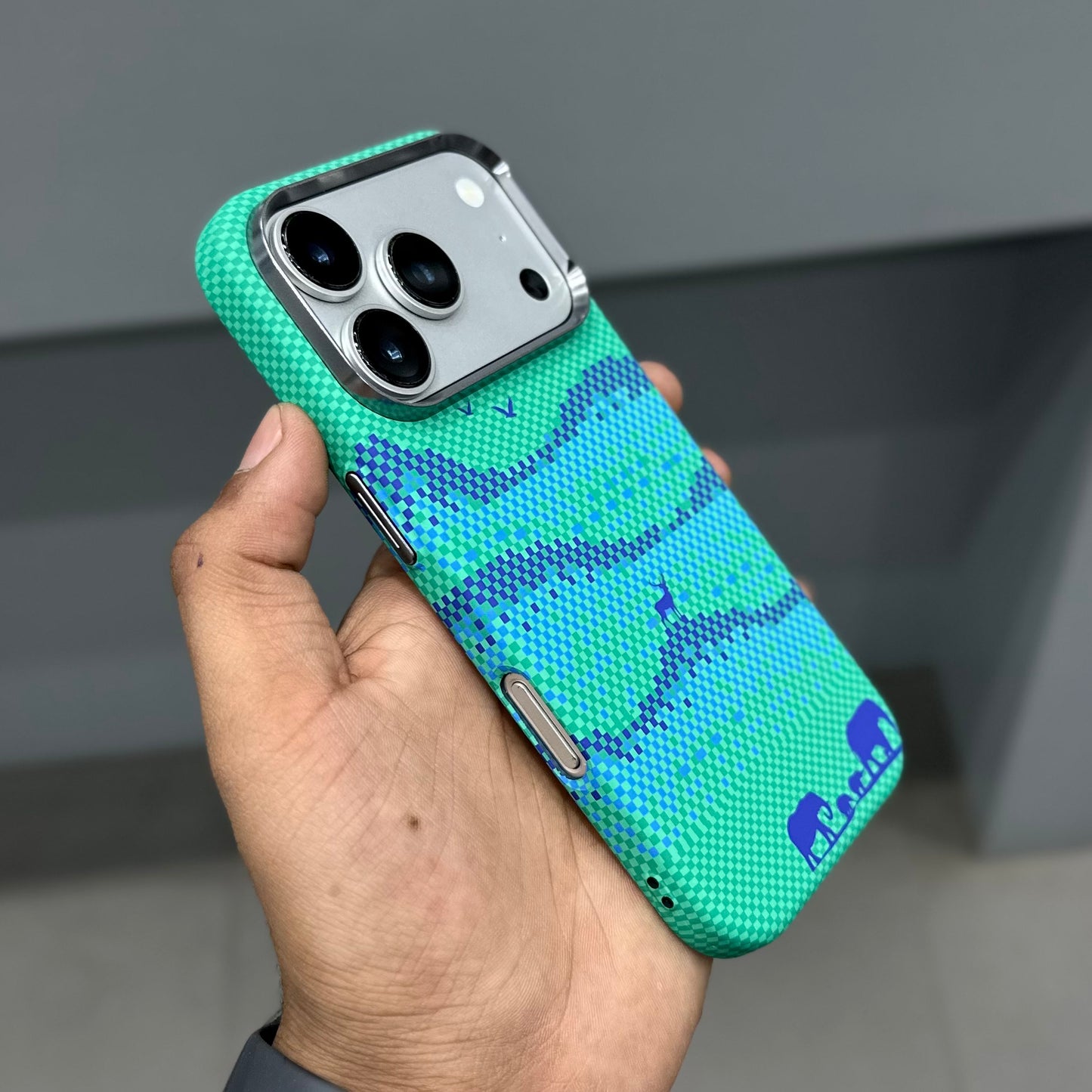 LUXO CARBON CASE - GREEN ANIMALS ( No. 3166 )
