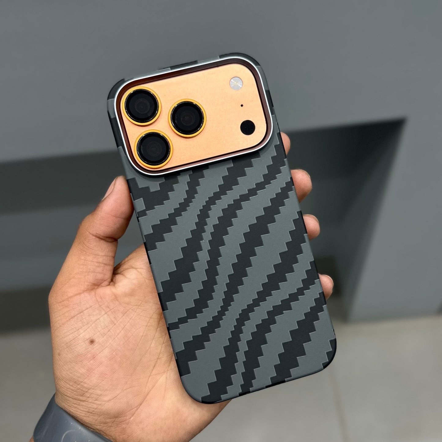 KWINI CARBON TEXTURE MAGSAFE CASE-BLACK ( No. 3260 )