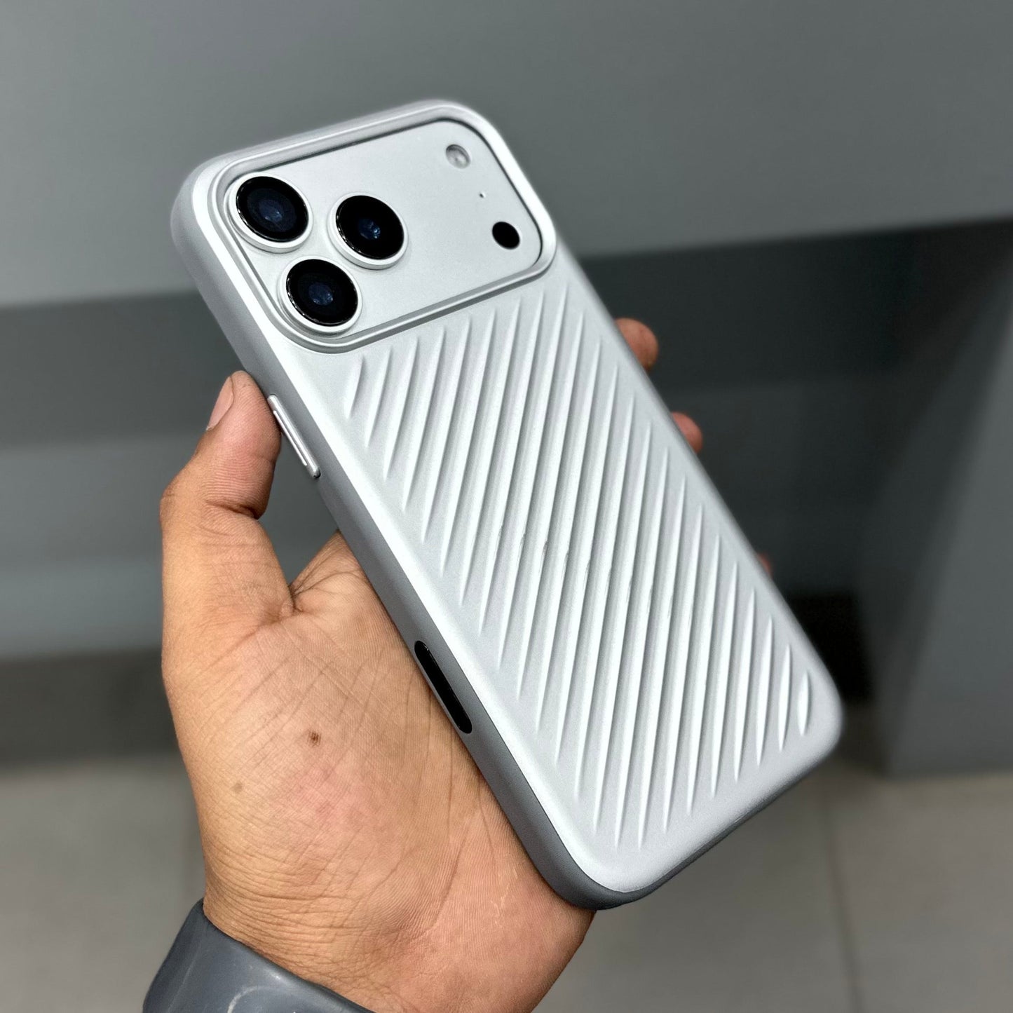 AEROLINE MAGSAFE CASE - GREY ( No. 3712 )